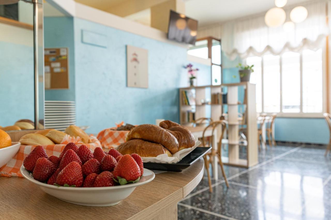 Hotel Greta B&B Rimini Luaran gambar
