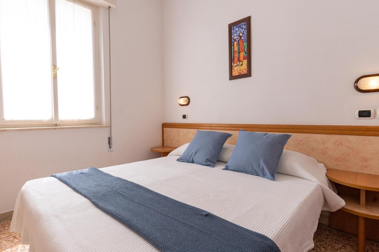Hotel Greta B&B Rimini Luaran gambar