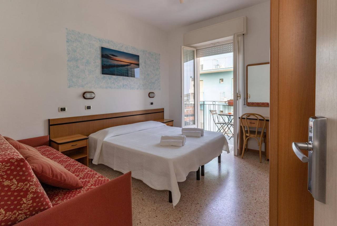 Hotel Greta B&B Rimini Luaran gambar