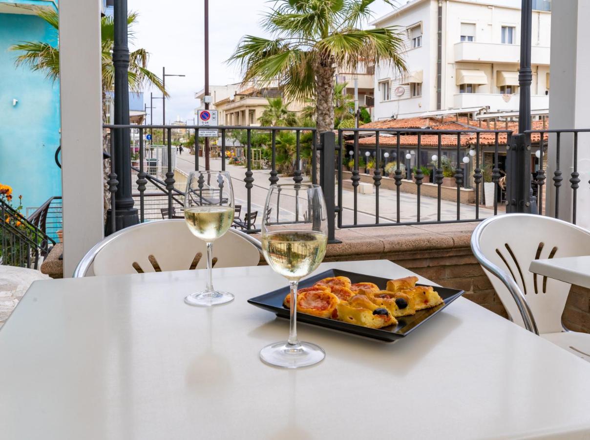 Hotel Greta B&B Rimini Luaran gambar