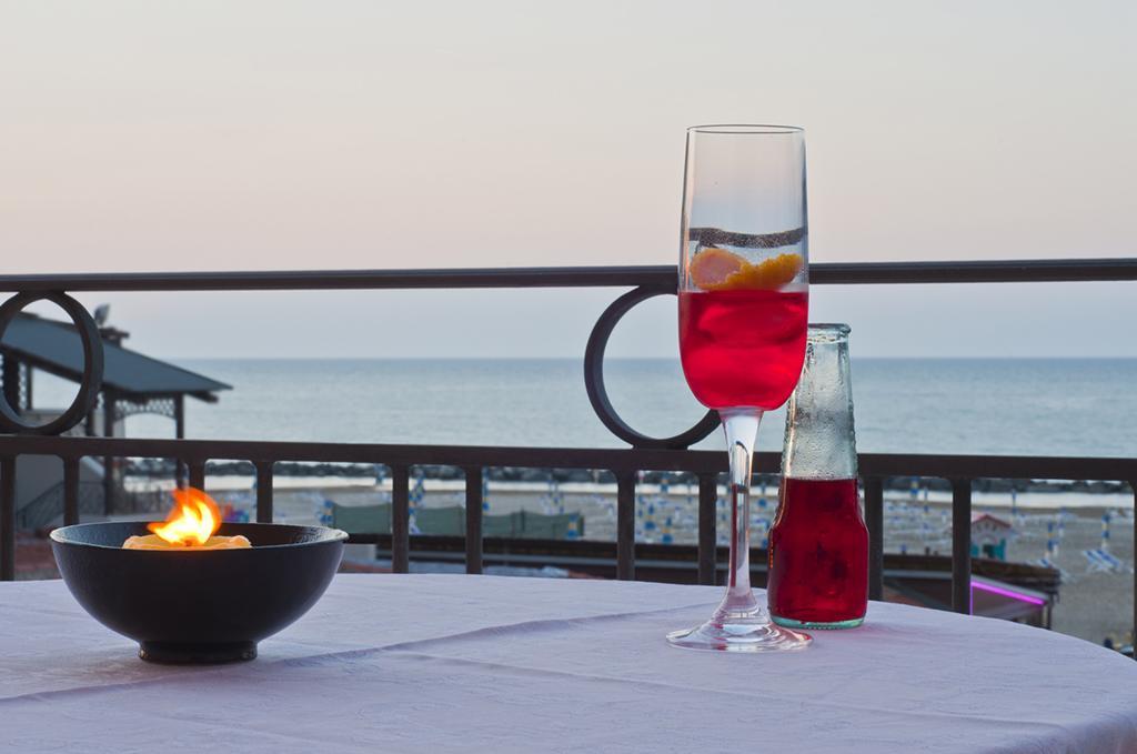 Hotel Greta B&B Rimini Luaran gambar
