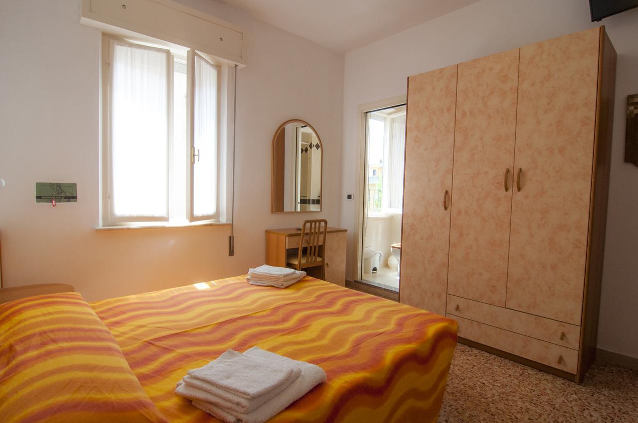 Hotel Greta B&B Rimini Luaran gambar