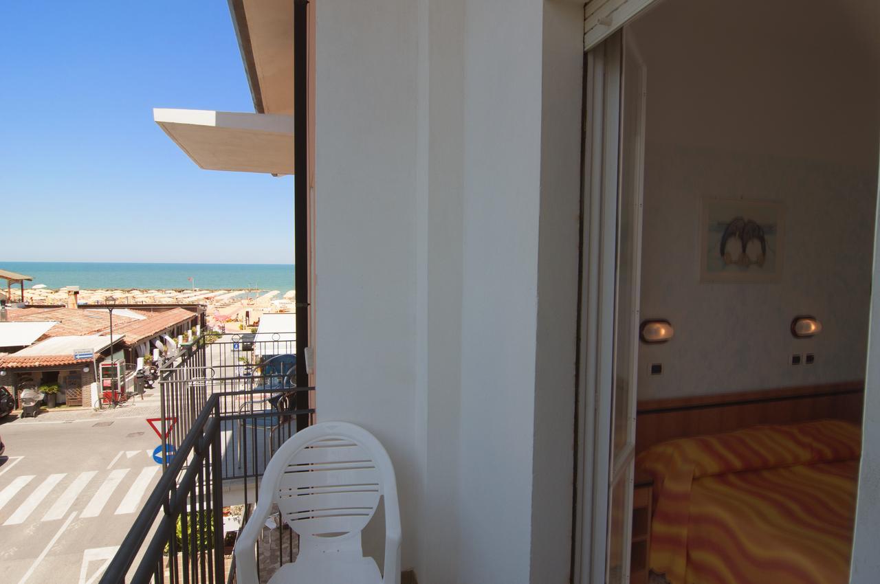 Hotel Greta B&B Rimini Luaran gambar