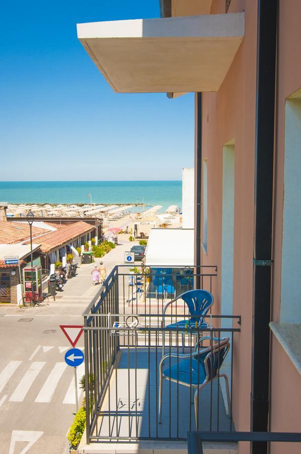 Hotel Greta B&B Rimini Luaran gambar